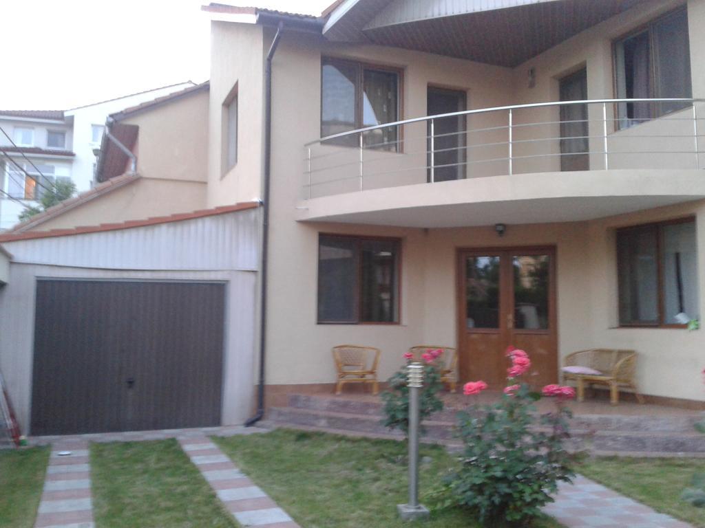 Studio Julius Constança Exterior foto
